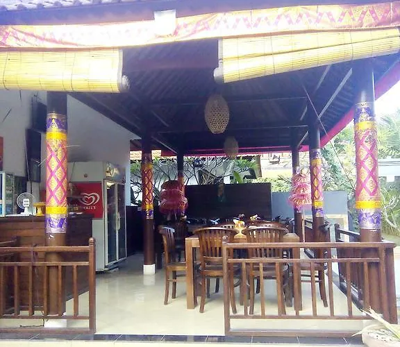 Guest house Arya Enny Salon And *
