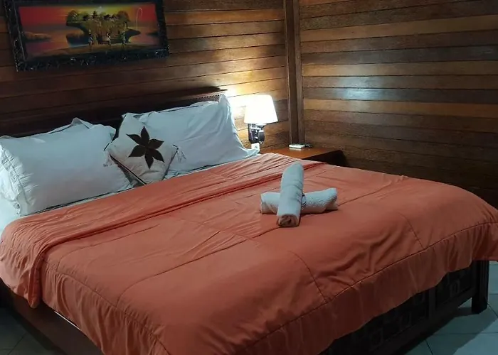 Arya Enny Salon And Nusa Lembongan (Bali)